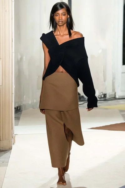Look 9